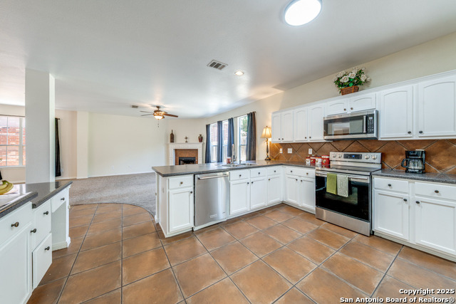 Image 16 of 21 For 815 Midway