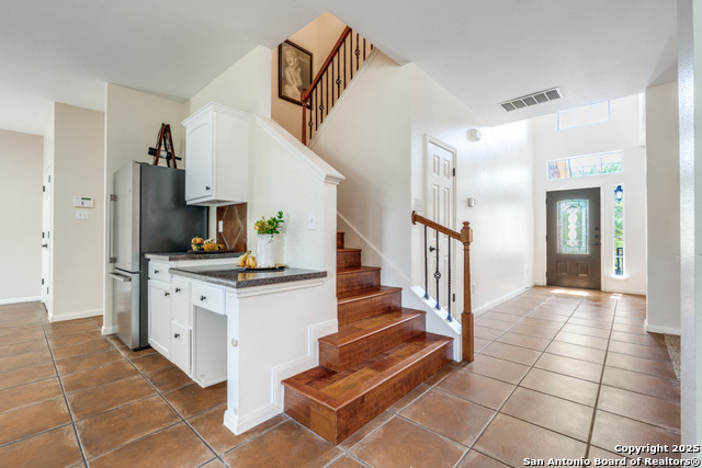 Image 18 of 21 For 815 Midway