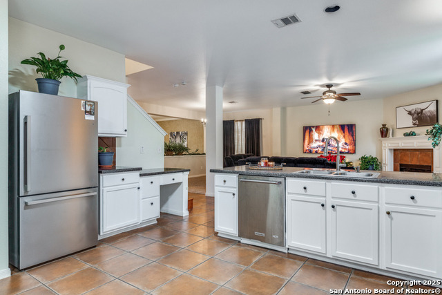 Image 9 of 21 For 815 Midway