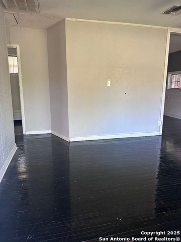 Image 7 of 17 For 5134 Hillburn