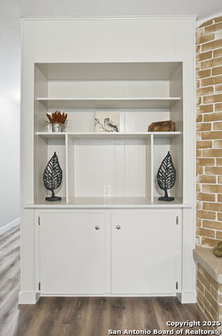 Image 11 of 43 For 735 Dana Dr