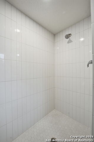 Image 24 of 43 For 735 Dana Dr