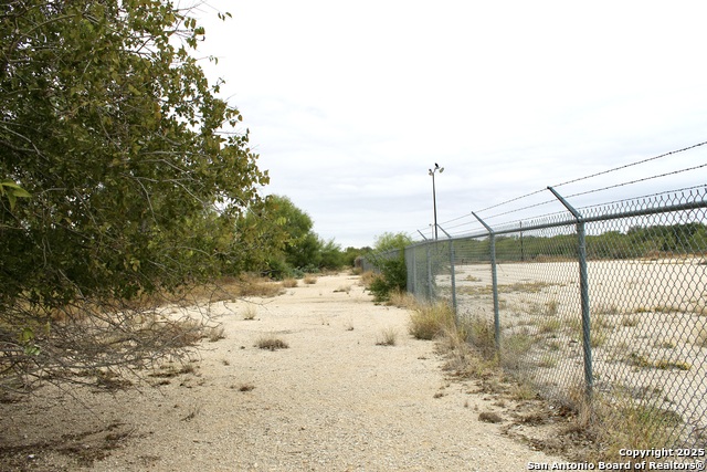 Listing photo id 10 for 000 Fm 462 S