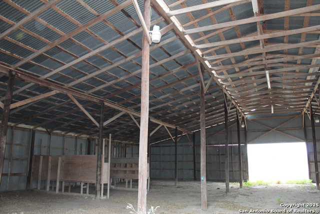 Listing photo id 25 for 000 Fm 462 S