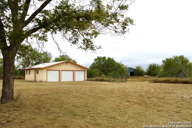 Listing photo id 3 for 000 Fm 462 S