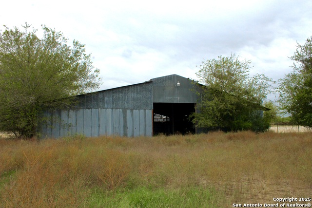 Listing photo id 4 for 000 Fm 462 S