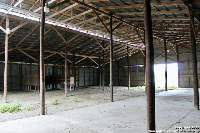 Listing photo id 6 for 000 Fm 462 S