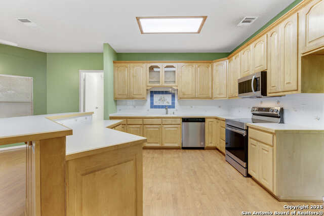 Image 2 of 49 For 13395 Galicia