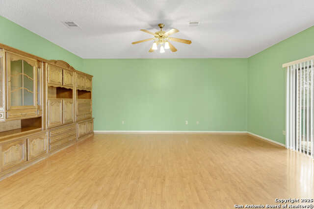 Image 22 of 49 For 13395 Galicia