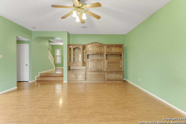 Image 23 of 49 For 13395 Galicia