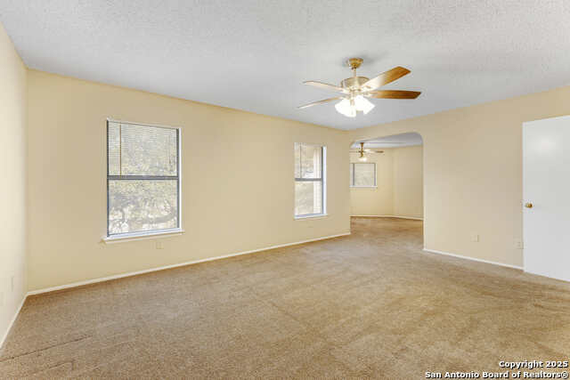 Image 27 of 49 For 13395 Galicia