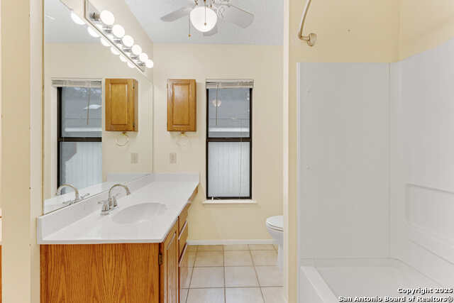 Image 31 of 49 For 13395 Galicia