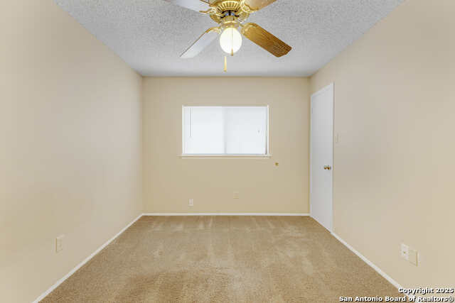 Image 37 of 49 For 13395 Galicia