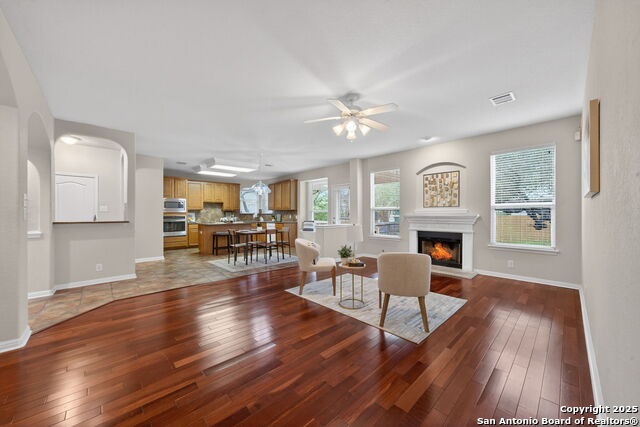 Listing photo id 9 for 22711 San Saba Blf