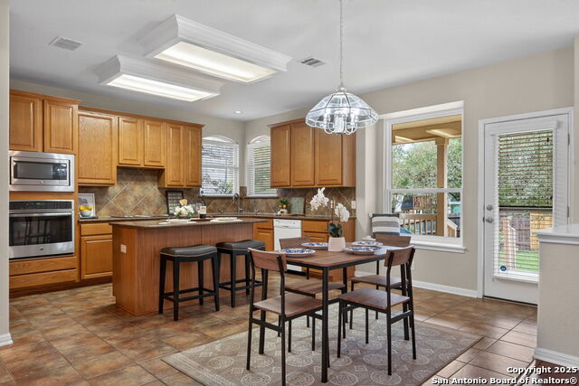 Listing photo id 14 for 22711 San Saba Blf