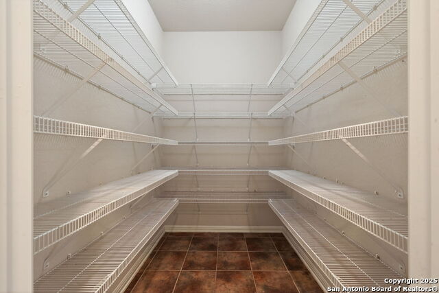 Listing photo id 17 for 22711 San Saba Blf