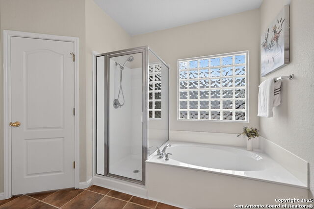 Listing photo id 24 for 22711 San Saba Blf