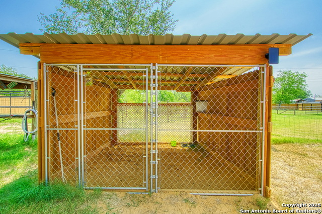 Image 33 of 46 For 18883 Lagloria