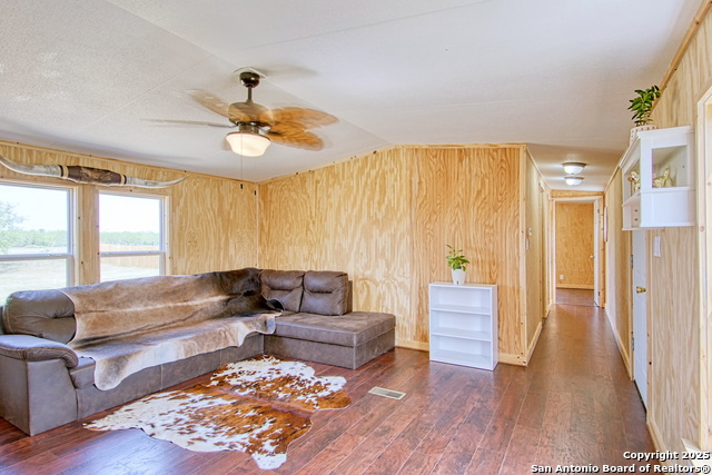 Image 9 of 46 For 18883 Lagloria