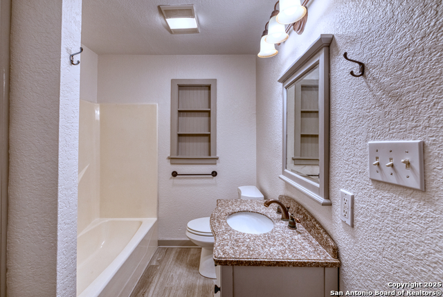 Image 19 of 35 For 214 Frio W