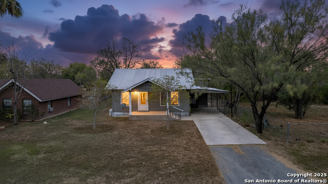 Image 2 of 35 For 214 Frio W