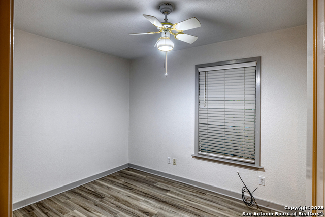 Image 20 of 35 For 214 Frio W