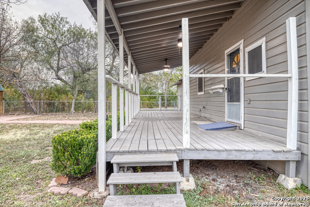 Image 23 of 35 For 214 Frio W