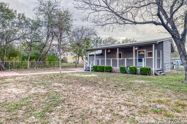 Image 24 of 35 For 214 Frio W