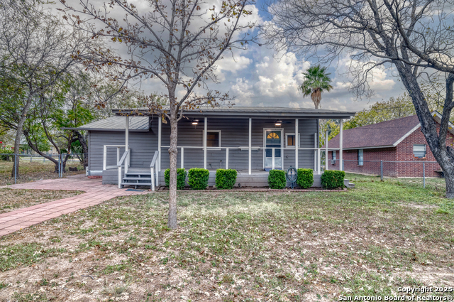 Image 25 of 35 For 214 Frio W