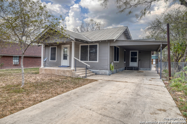 Image 3 of 35 For 214 Frio W