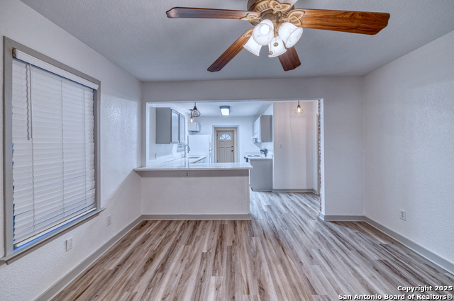 Image 6 of 35 For 214 Frio W