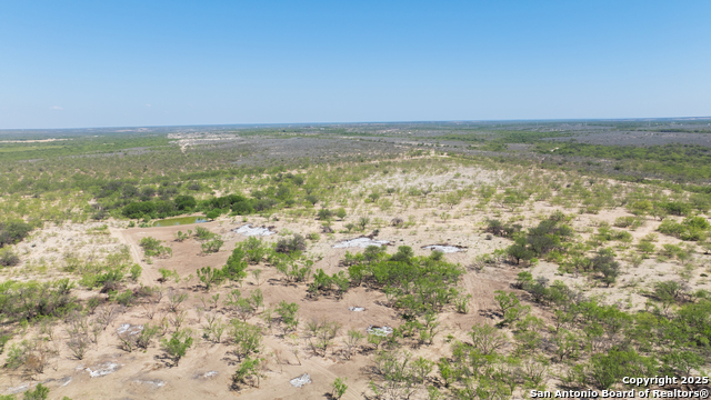 Listing photo id 18 for 2133 Lausen  