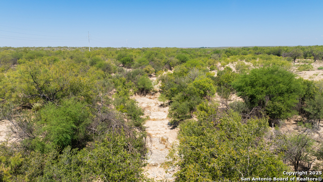 Listing photo id 21 for 2133 Lausen  