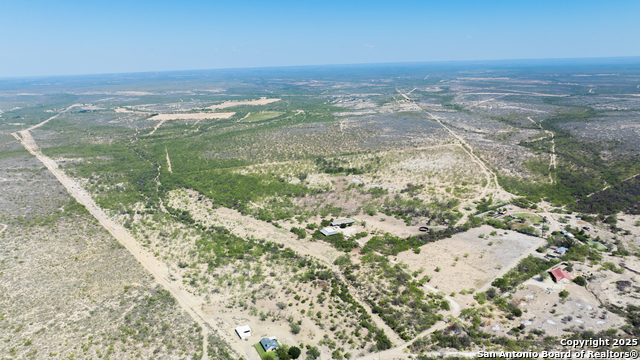 Listing photo id 24 for 2133 Lausen  