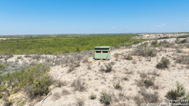 Listing photo id 26 for 2133 Lausen  