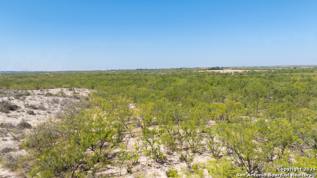 Listing photo id 31 for 2133 Lausen  