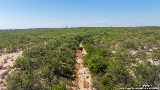 Listing photo id 33 for 2133 Lausen  