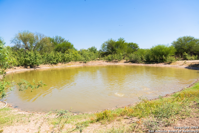 Listing photo id 42 for 2133 Lausen  