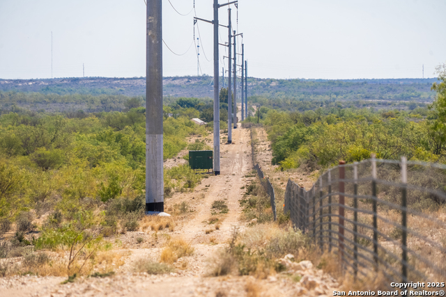 Listing photo id 3 for 2133 Lausen  