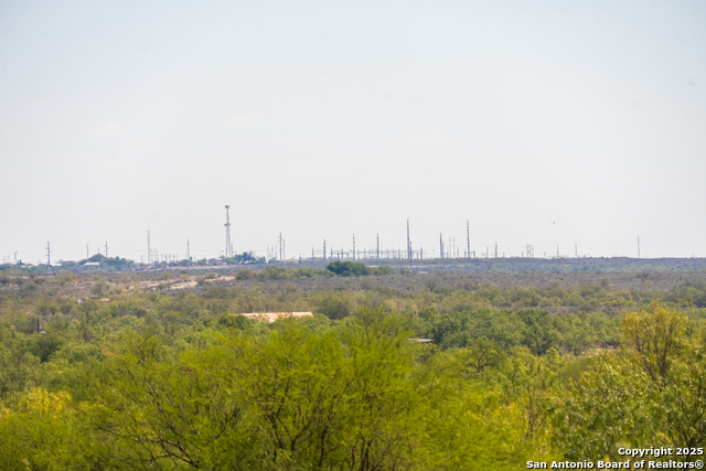 Listing photo id 4 for 2133 Lausen  