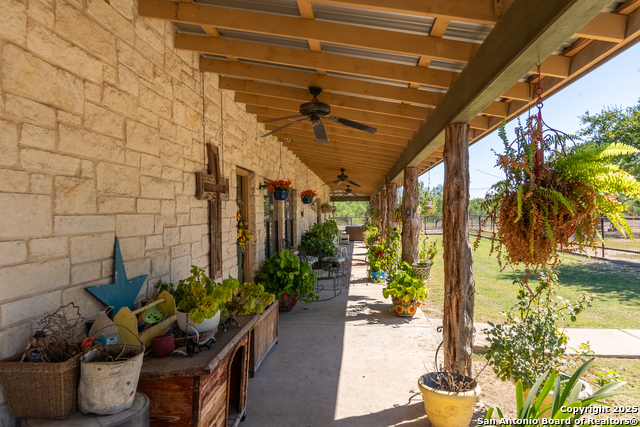 Listing photo id 7 for 2133 Lausen  