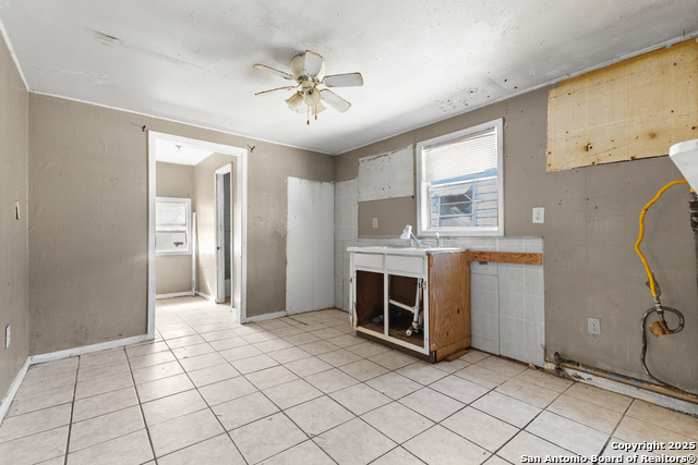 Image 10 of 24 For 508 Edmonds Ave E