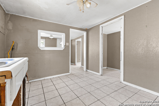 Image 12 of 24 For 508 Edmonds Ave E