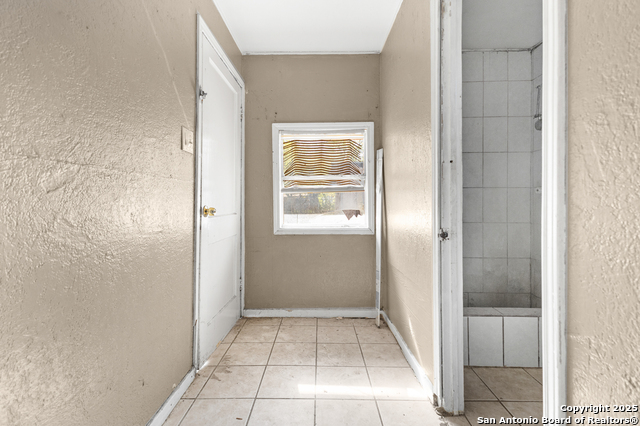 Image 15 of 24 For 508 Edmonds Ave E