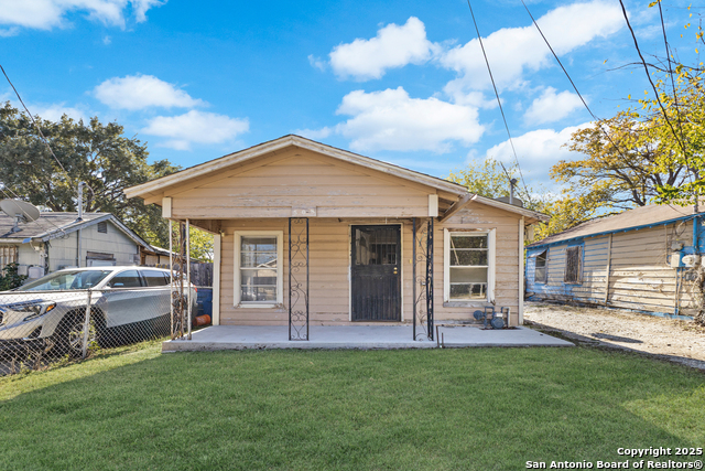 Image 2 of 24 For 508 Edmonds Ave E