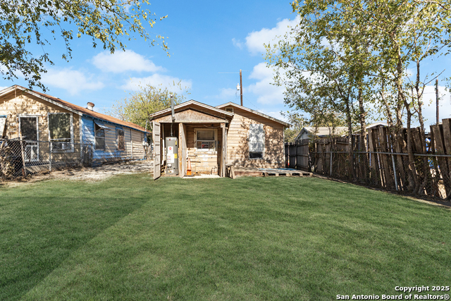 Image 21 of 24 For 508 Edmonds Ave E