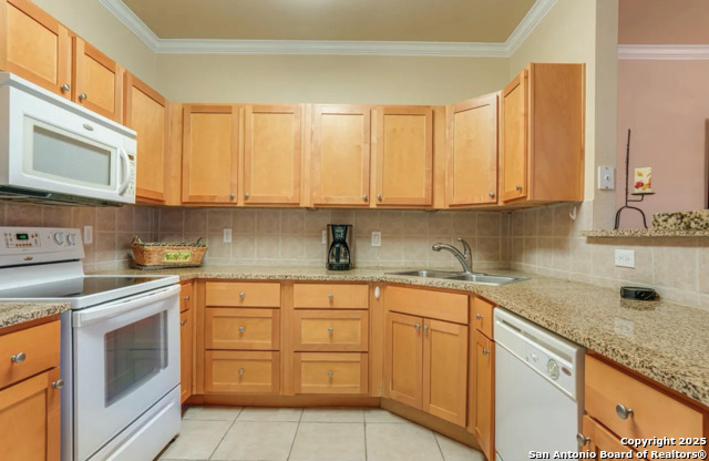 Listing photo id 16 for 6160 Eckhert  Apt 103