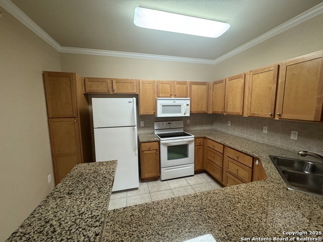 Listing photo id 17 for 6160 Eckhert  Apt 103