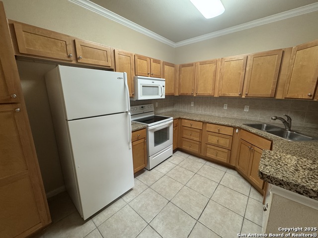 Listing photo id 18 for 6160 Eckhert  Apt 103