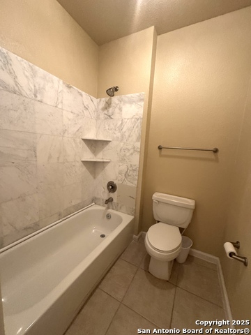 Listing photo id 28 for 6160 Eckhert  Apt 103
